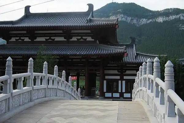 【阿拉尔市大连水库青石仿古栏杆厂家排名】消毒液细节决定品质真材实料